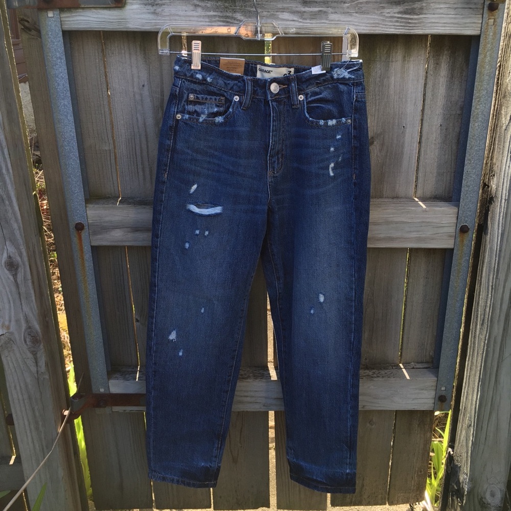 NWT garage distressed mom jeans!!